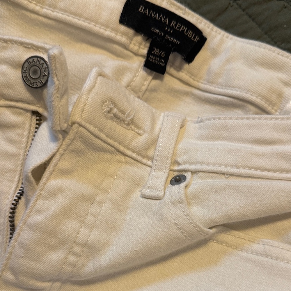 Banana Republic Off-White Denim skinny jeans Like new